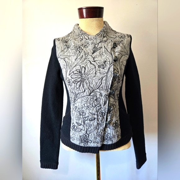 KNITTED & KNOTTED ANTHROPOLOGIE NWT Floral Embroidered Black/Gray Sweater Jacket - Picture 1 of 16
